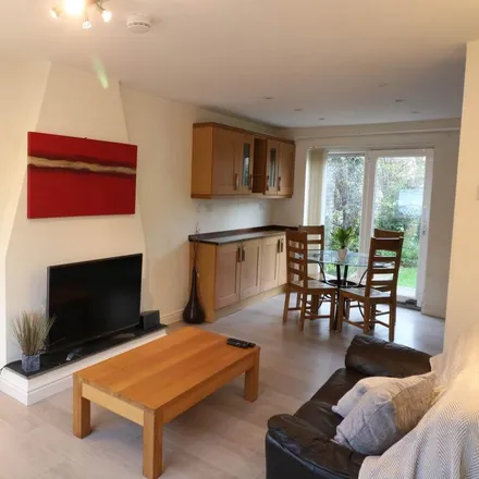 Rent this 5 bed house on 10 Moyne Close in Cambridge, CB4 2TA
