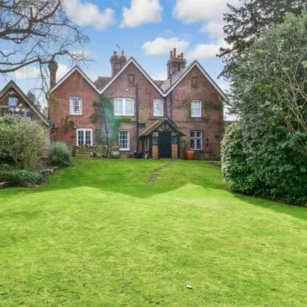 Buy this 6 bed house on The Hermitage in 22 East Street, Tonbridge