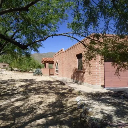 Rent this 3 bed house on 5174 Calle Primula in Pima County, AZ 85749