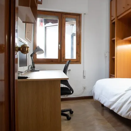 Rent this 3 bed room on Alimentación in Avenida de Betanzos, 28029 Madrid