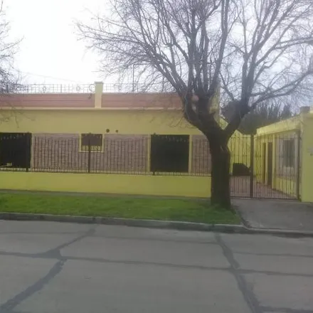 Buy this 3 bed house on General Machado 2397 in Partido de Morón, Castelar