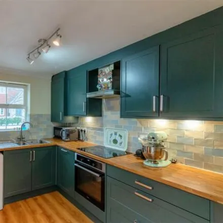 Image 7 - Middlewood Chase, Sheffield, S6 1TW, United Kingdom - House for sale