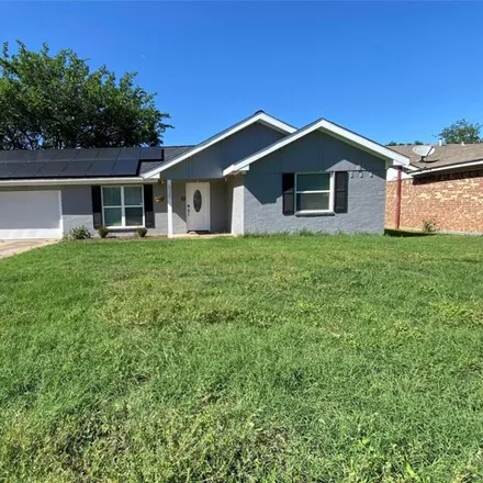 Rent this 3 bed house on 565 Gristmill Lane in Everman, Tarrant County