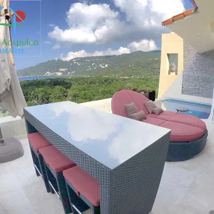 Buy this 3 bed apartment on Calle Paseo del Agua in Ampliación Punta Diamante, 39300 Acapulco