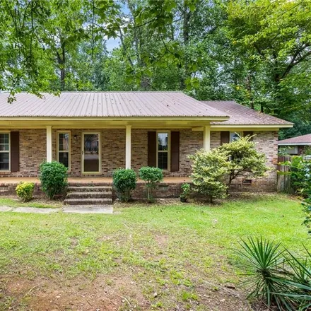 Buy this 3 bed house on 830 Tullahoma Drive in Auburn, AL 36830