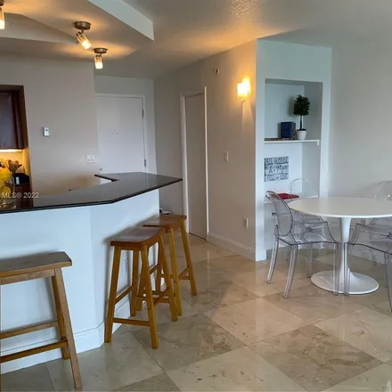 Image 8 - 6934 Collins Avenue, Atlantic Heights, Miami Beach, FL 33141, USA - Apartment for rent