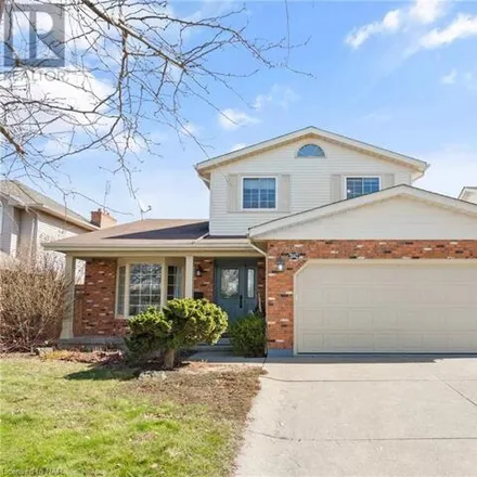 Buy this 4 bed house on 49 Cole Farm Boulevard in St. Catharines, ON L2N 4W1