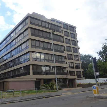 Rent this 2 bed apartment on Hannover House in 202 King's Road, Reading