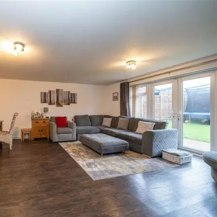 Image 2 - Offord Grove, Leavesden, WD25 7NF, United Kingdom - House for sale