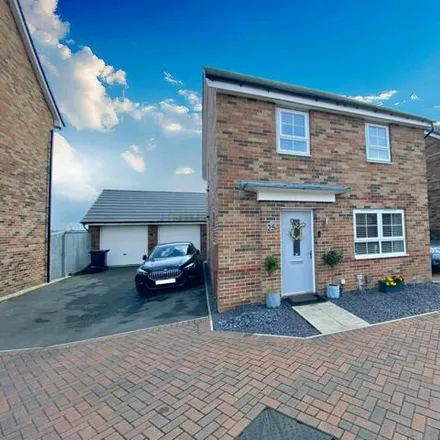 Buy this 4 bed house on Twill Close in Horeston Grange, CV11 6DD