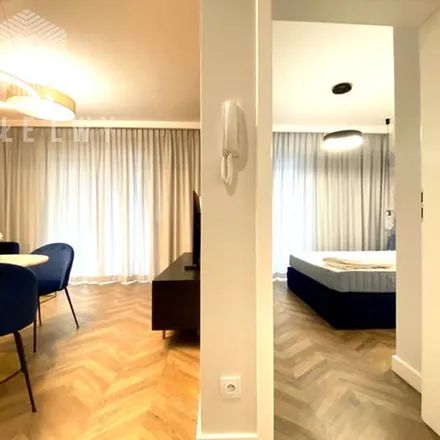 Image 5 - W Apartaments, Siedmiogrodzka 3, 01-204 Warsaw, Poland - Apartment for rent