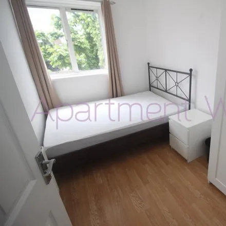 Rent this 1 bed room on 1-63 (odd) in 1-63 Tinsley Road, London