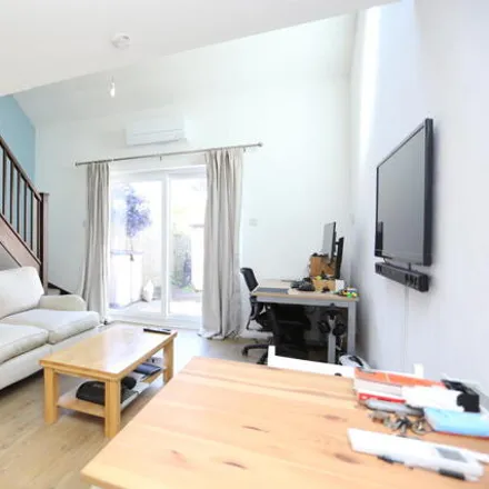 Buy this 1 bed townhouse on Sycamore Grove in London, SE6 2AF