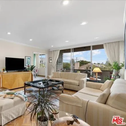 Image 6 - 13960 Milbank Street, Los Angeles, CA 91423, USA - Condo for sale