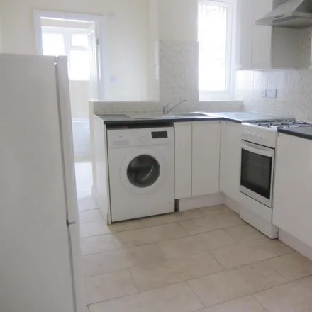 Rent this 1 bed apartment on Kings Road in Woking, GU21 5EF