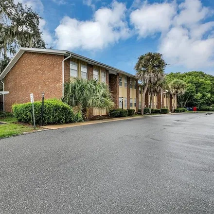 Image 1 - 723 Perkins Street, Leesburg, FL 34748, USA - Condo for sale