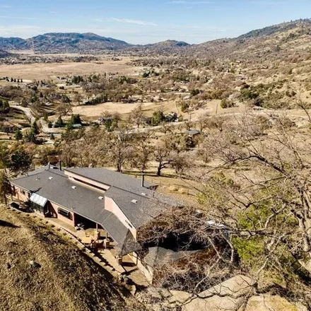Buy this 3 bed house on 27140 Oakflat Dr in Tehachapi, California
