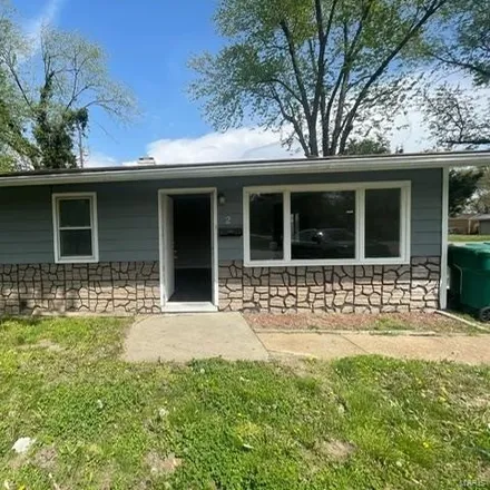 Buy this 3 bed house on 2 West Adams Drive in Cahokia, Saint Clair County