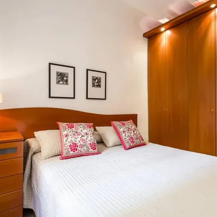 Rent this 1 bed apartment on Monumento a Lorenzo Pardo in Calle Ximénez de Embún, 50001 Zaragoza