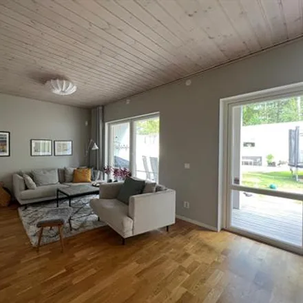 Rent this 5 bed townhouse on Ligustervägen 57 in 138 34 Älta, Sweden