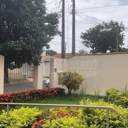 Rent this 4 bed house on Avenida José Cezarini in Parque do Carmo, Araraquara - SP