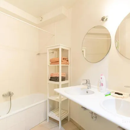 Rent this 3 bed apartment on Rue Jean Massart - Jean Massartstraat 19 in 1040 Etterbeek, Belgium
