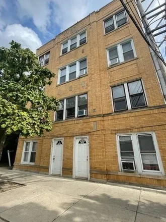 Rent this studio apartment on 3915-3917 North Southport Avenue in Chicago, IL 60613