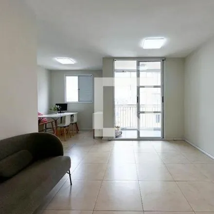 Rent this 2 bed apartment on Rua Jaraguá 108 in Bairro da Luz, São Paulo - SP