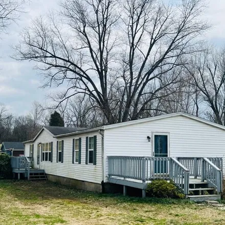 Buy this studio apartment on 760 Long Avenue in Cannelton, Perry County