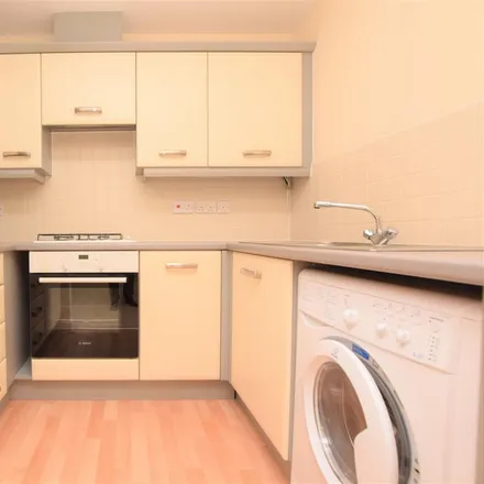 Image 4 - Bradman Court, 1-18 Circular Road East, Colchester, CO2 7GB, United Kingdom - Apartment for rent