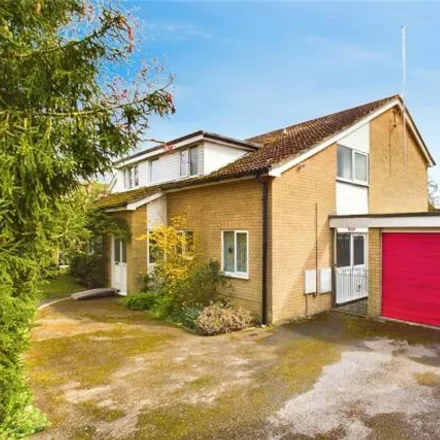 Buy this 4 bed house on Goodwood Close in Burghfield Common, RG7 3EZ