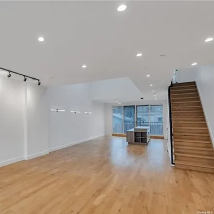 Image 4 - 618 East 54th Street, New York, NY 11203, USA - House for rent