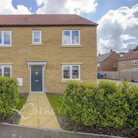 Rent this 3 bed house on unnamed road in Raunds, NN9 6XJ