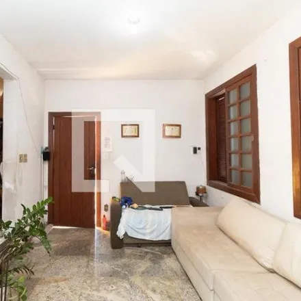 Buy this 5 bed house on petisquera do jacaré in Avenida Francisco Negrão de Lima, Copacabana