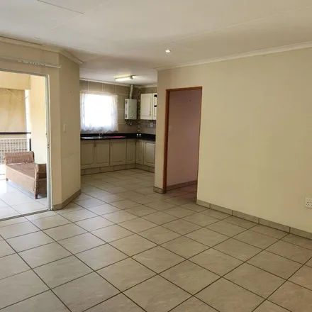 Image 1 - Pick n Pay, Sitrus Crescent, Mbombela Ward 14, Mbombela, 1212, South Africa - Apartment for rent