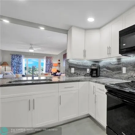Image 2 - 1770 South Ocean Boulevard, Lauderdale-by-the-Sea, Broward County, FL 33062, USA - Condo for sale