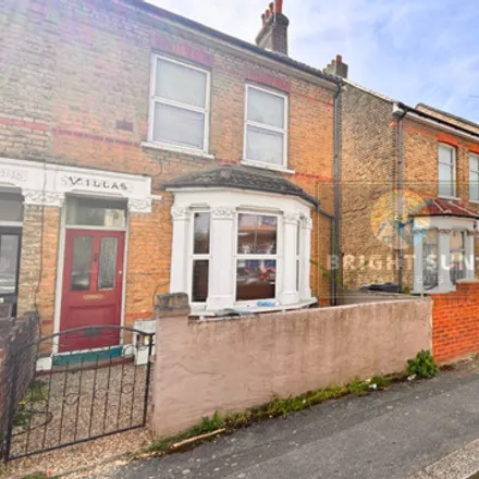 Buy this 3 bed duplex on Rossindel Road in London, TW3 3SD