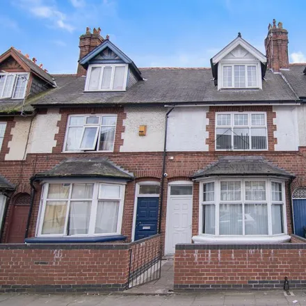 Rent this 4 bed townhouse on Al Ehsan Academy in Evington Road, Leicester