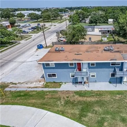 Image 8 - 534 North Commerce Street, Port Lavaca, TX 77979, USA - House for sale