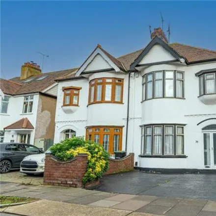 Buy this 3 bed duplex on Sandringham Road in Southend-on-Sea, SS1 2SH