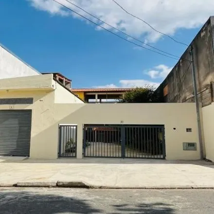 Rent this 3 bed house on Rua Brilhante in Jardim Rochdale, Osasco - SP
