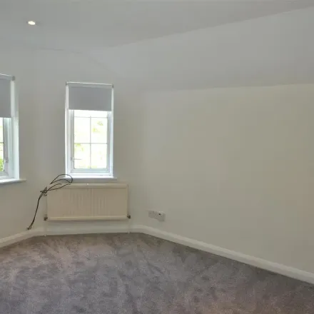 Image 5 - Elm Park, London, HA7 4ER, United Kingdom - Apartment for rent