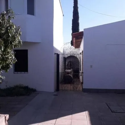 Buy this studio house on Espejo in 5517 Distrito Russell, Argentina