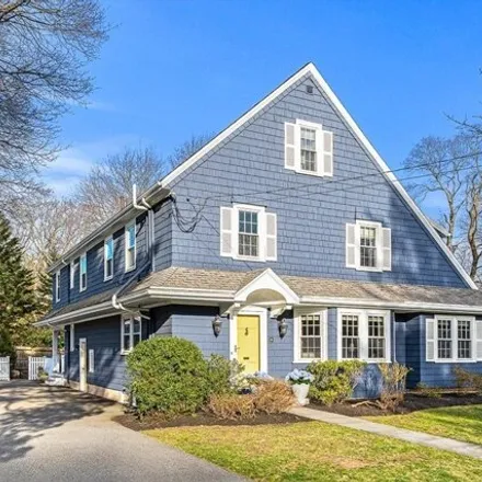 Buy this 7 bed house on 49 Oxford Street in Winchester, MA 01890