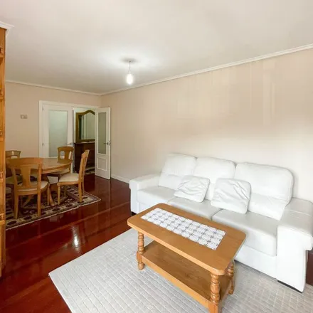 Rent this 3 bed apartment on Unicaja Banco in Calle del Marqués de Villapuente, 39600 Maliaño