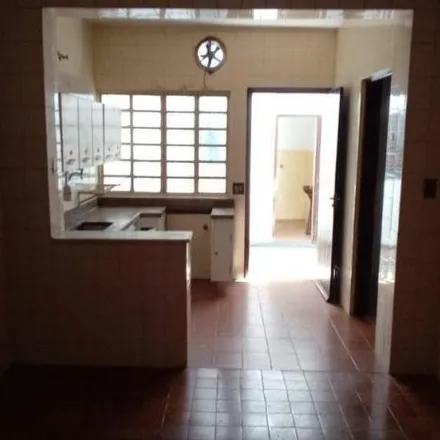 Rent this 3 bed house on Rua Luís Toschi in Jaguaré, São Paulo - SP