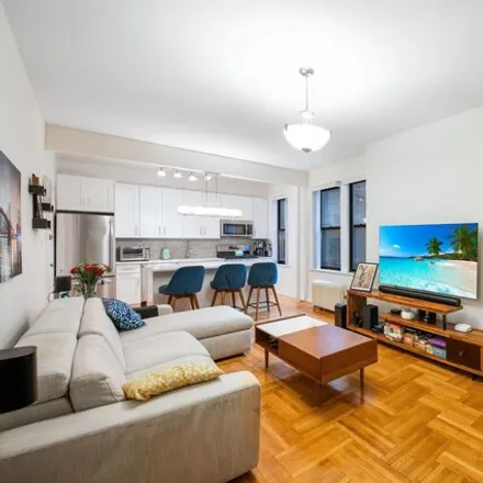 Image 4 - 7401 4th Avenue, New York, NY 11209, USA - Apartment for sale