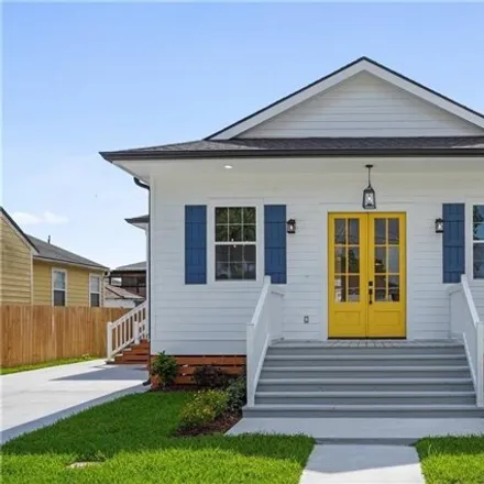Buy this 3 bed house on 5521 Wingate Drive in New Orleans, LA 70122