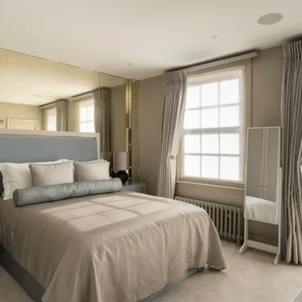 Image 5 - 43 Reeves Mews, London, W1K 2DG, United Kingdom - Apartment for rent