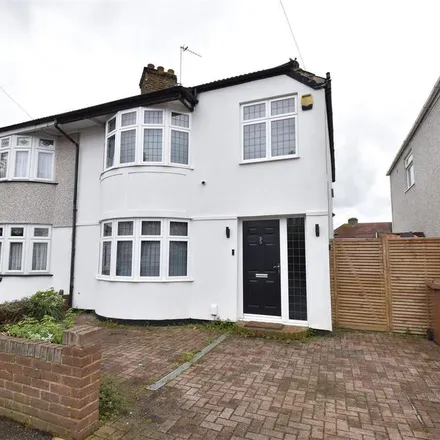 Rent this 3 bed house on Oldfield Road in Crook Log, London